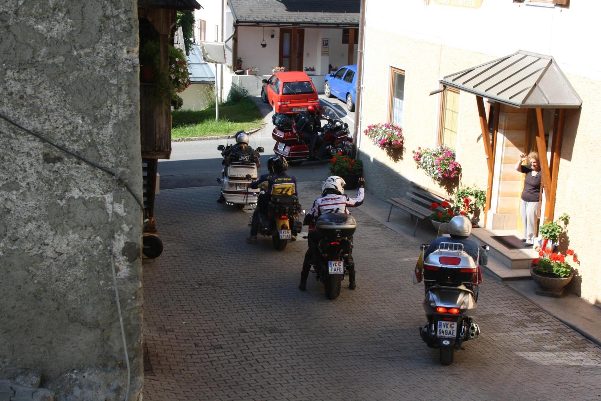 Hotel Haus Schluder - Familie Stanitzer Weissensee Esterno foto