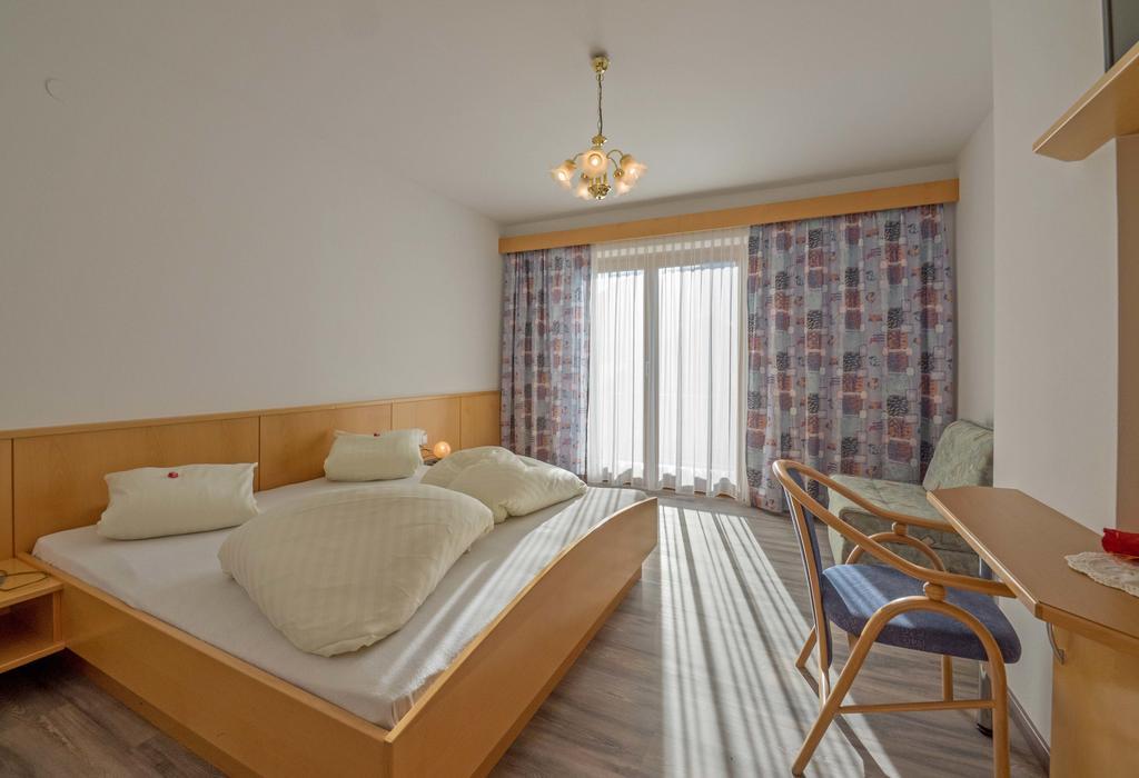 Hotel Haus Schluder - Familie Stanitzer Weissensee Esterno foto
