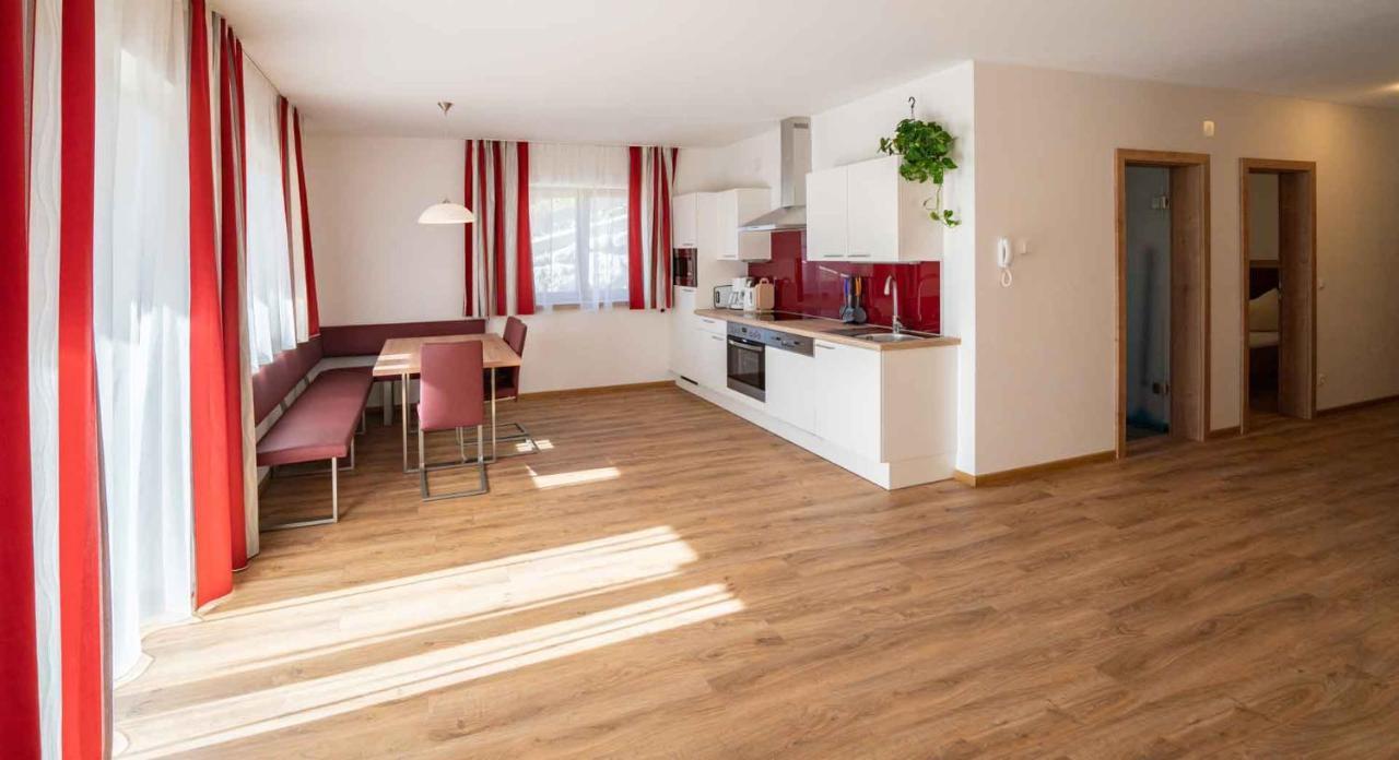 Hotel Haus Schluder - Familie Stanitzer Weissensee Esterno foto